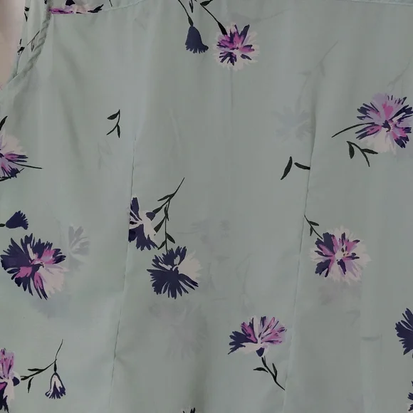 attention Mint Green Sleeveless Floral Button-Front Blouse - Picture 9 of 9